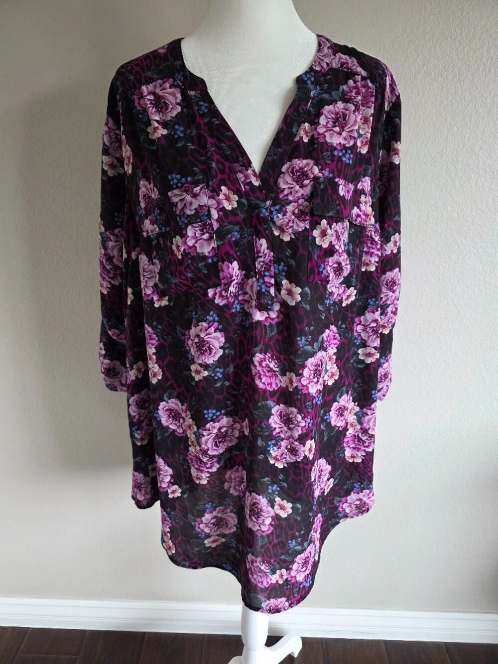 TORRID Harper Blouse Tunic Size 0 0X Floral Purple Black Roll Tab Sleeve Chiffon